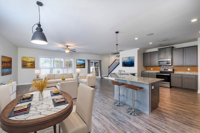 Building Photo - 800 Curlew Cir