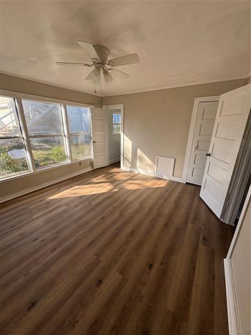 Building Photo - 503 W Elm