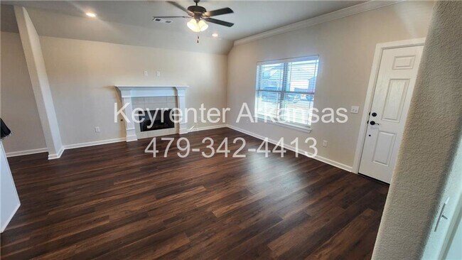 Foto del edificio - Modern 3-Bed, 2-Bath Home with Fenced Yard