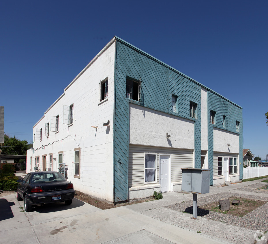 Foto principal - 641 Main Ave W