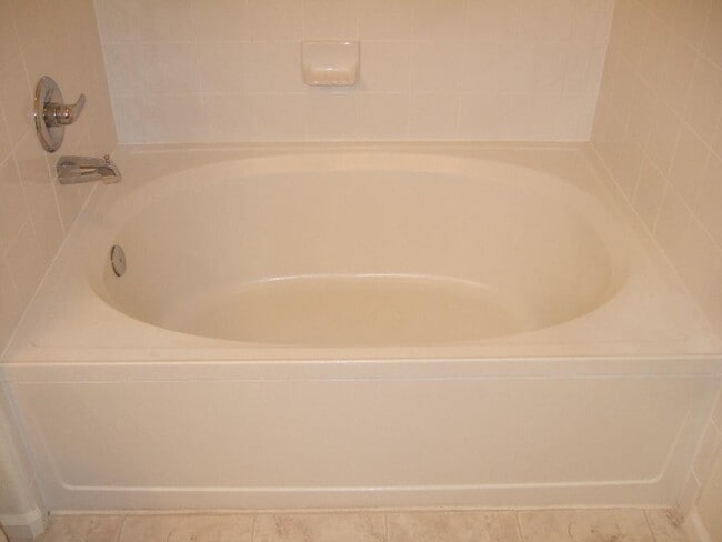 2BR/2BA Condo + W/D + Pool+GYM-AVAIL 8/20 - 2BR/2BA Condo + W/D + Pool+GYM-AVAIL 8/20