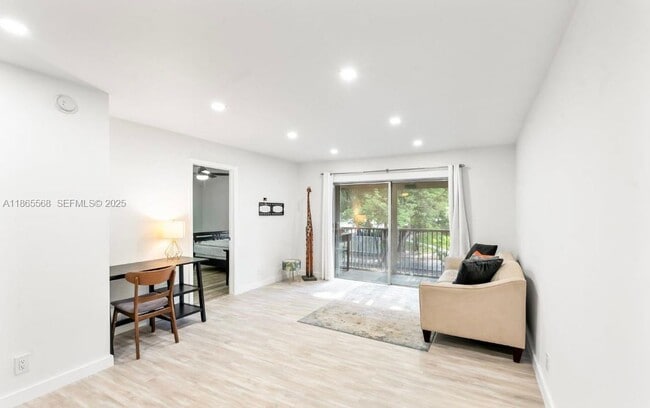 Building Photo - 8750 Royal Palm Blvd