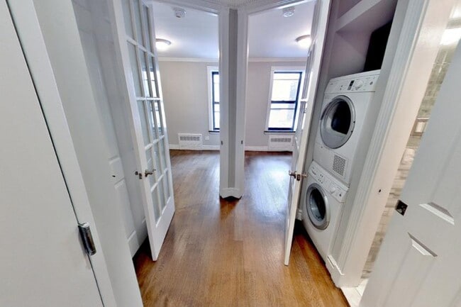 Building Photo - 3 bedroom in New York NY 10021