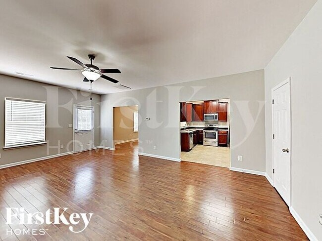 Foto del edificio - 15535 Lakepoint Forest Dr