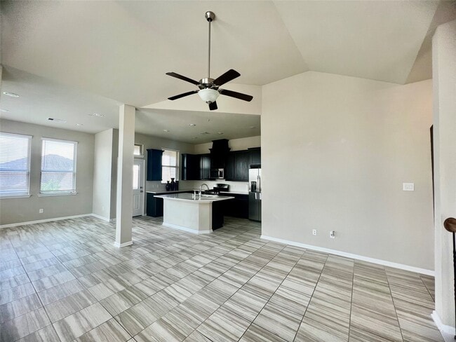 Building Photo - 8758 Laurel Crest Dr