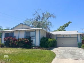 Building Photo - 701 Ibis Ln