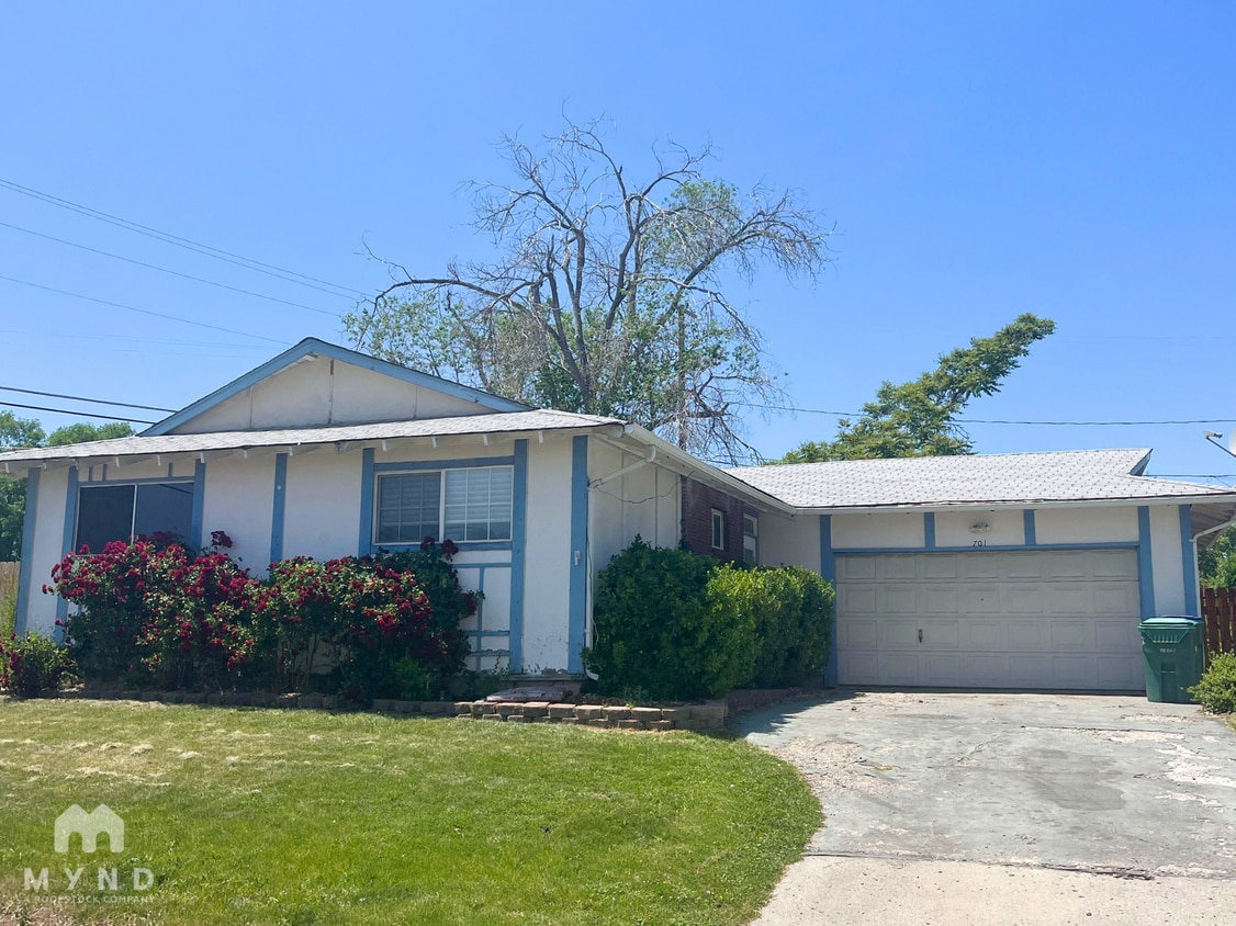 Primary Photo - 701 Ibis Ln
