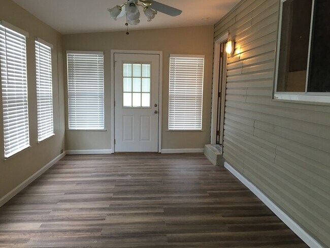 Building Photo - 1688 Boardwalk Ave