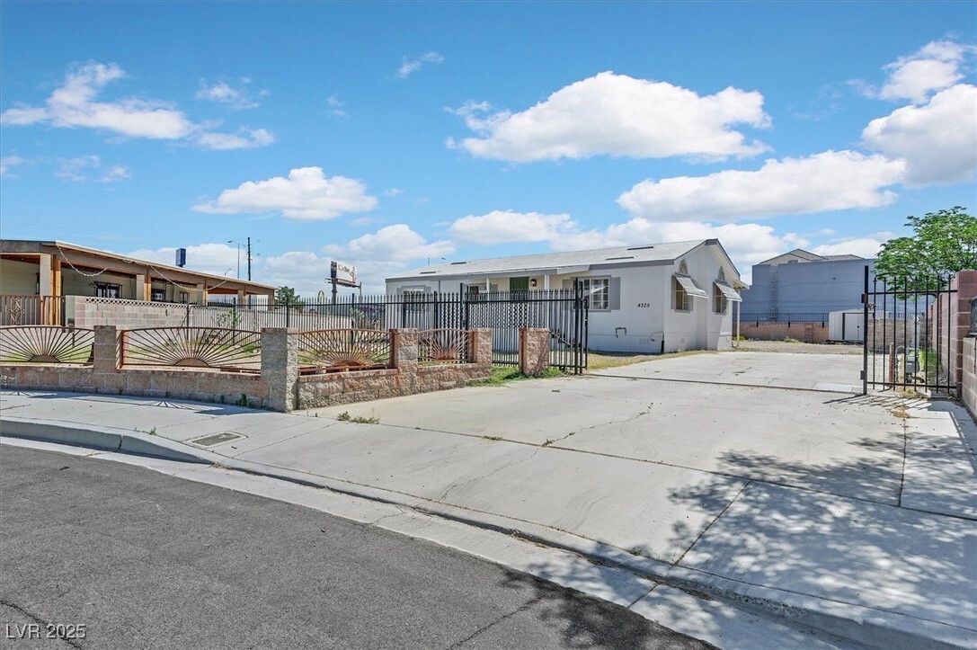 Foto principal - 4325 N Amethyst Ave