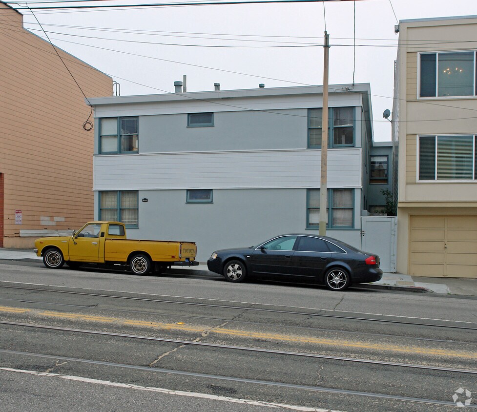 Building Photo - 2921 Taraval St