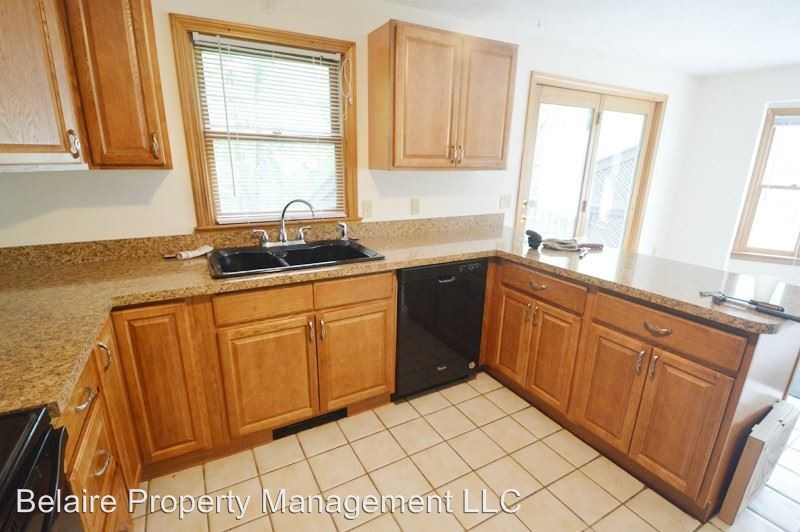 Primary Photo - 10 W Meadow Estates Dr