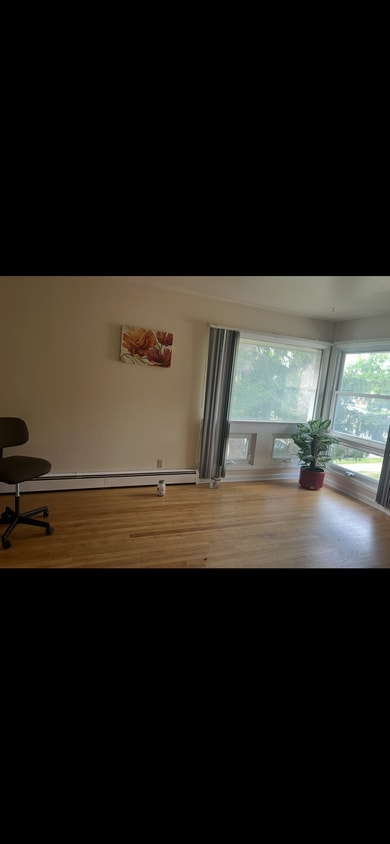Primary Photo - 10523 W Hampton Ave