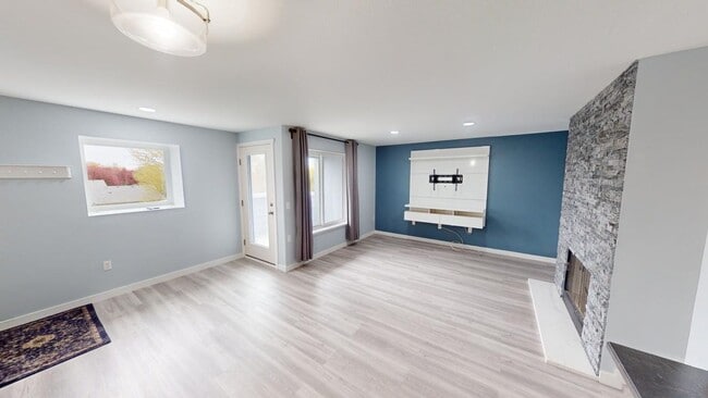 Building Photo - No Deposit w/RHINO! Water, Sewer Garbage I...