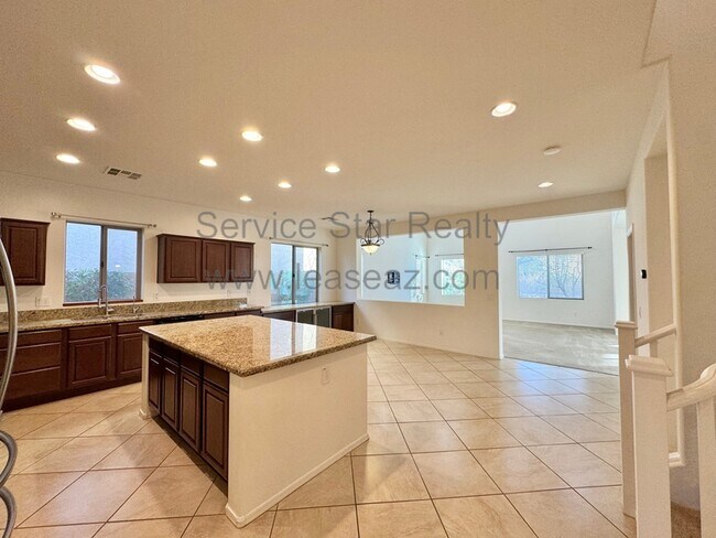 Foto del edificio - 16987 W Magnolia St