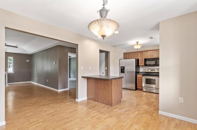 Building Photo - 125 Ridgeview Dr