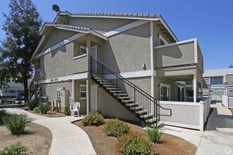 Building Photo - 1642 Willowbrook Dr