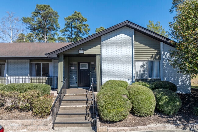 Building Photo - Tanglewood Apartments