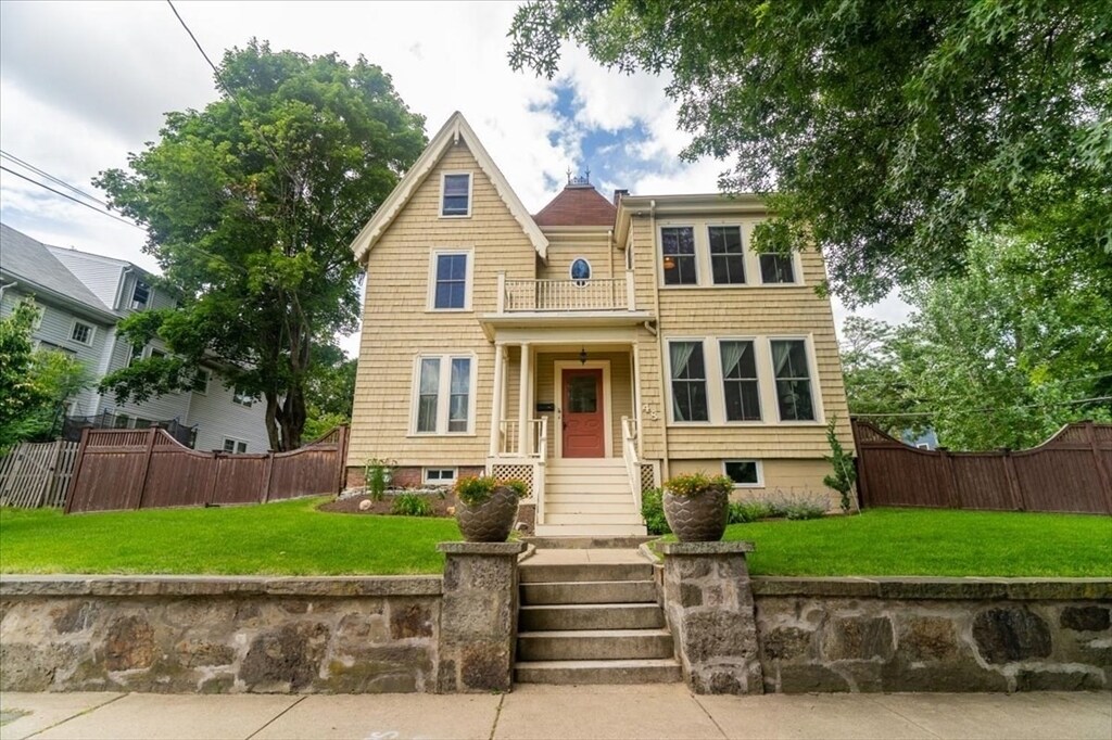 Primary Photo - 48 Walnut St