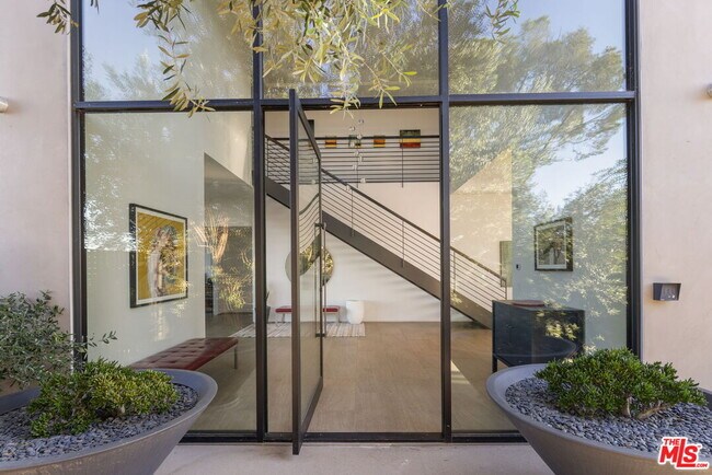 Foto del edificio - 3337 Beverly Ranch Rd
