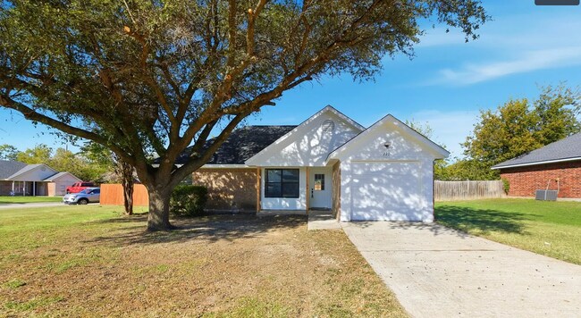 Building Photo - 220 Brook Cir