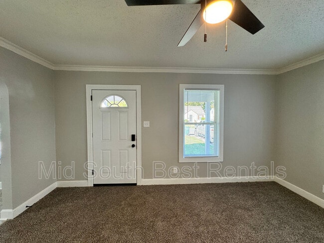 Building Photo - 3137 Chisca Ave