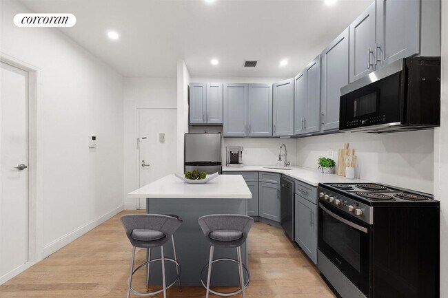 Foto del edificio - 447 W 47th St