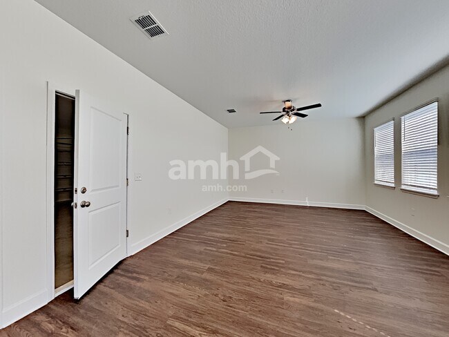 Building Photo - 4510 Birdsong Dr