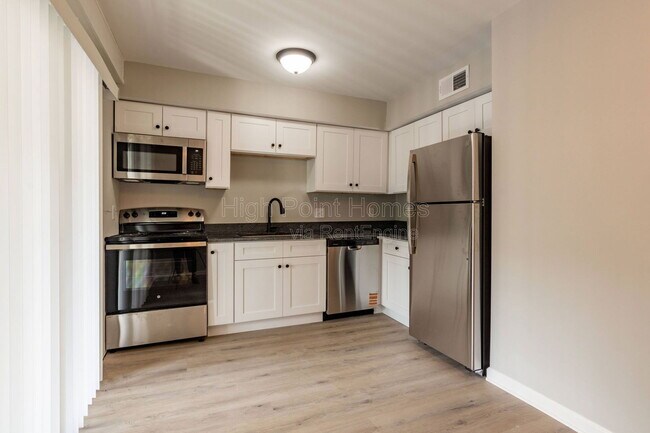 Foto del edificio - 400 Gallery Ln