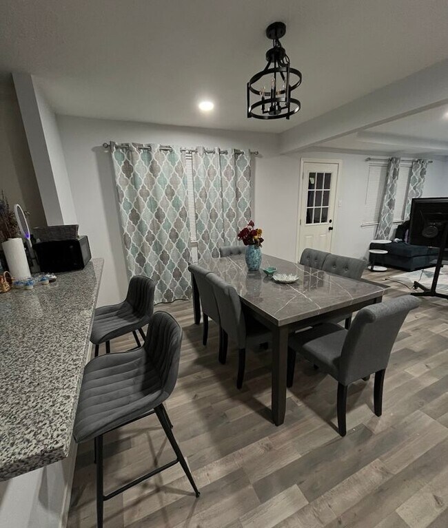 Building Photo - 3814 Brier Gardens Dr