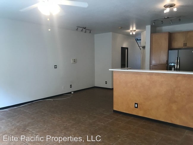 Building Photo - 7110 Hawaii Kai Dr