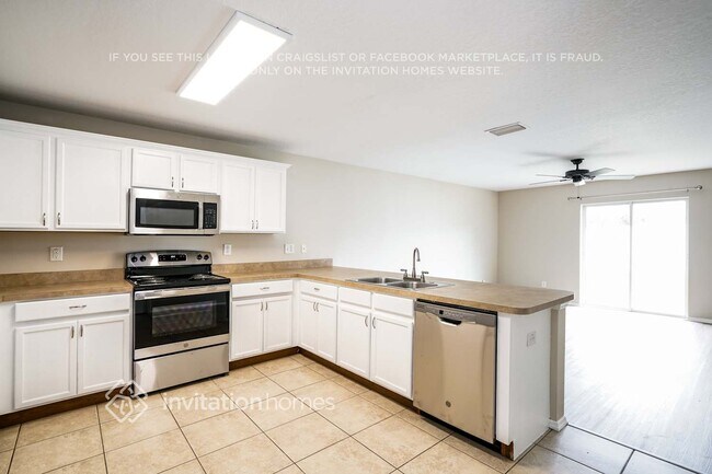 Building Photo - 30751 Sonnet Glen Dr