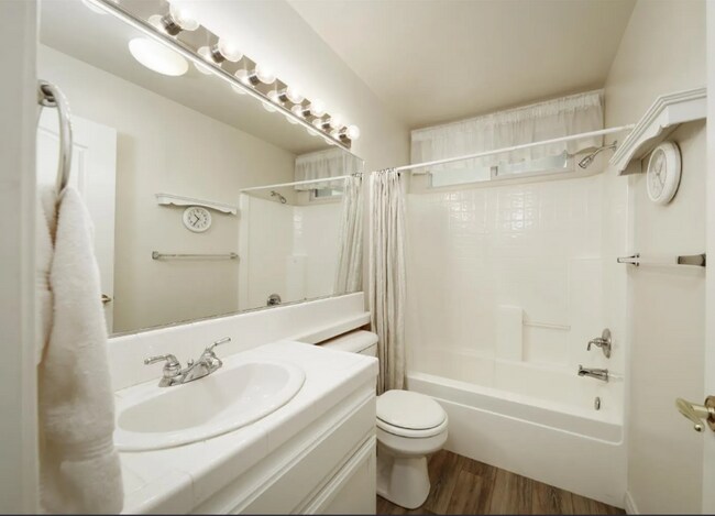 Foto del edificio - 8309 Sea Meadow Ln