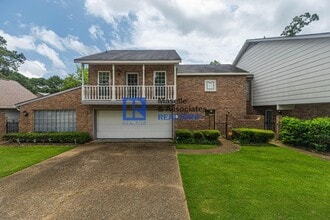 Building Photo - 69 Sycamore Ln
