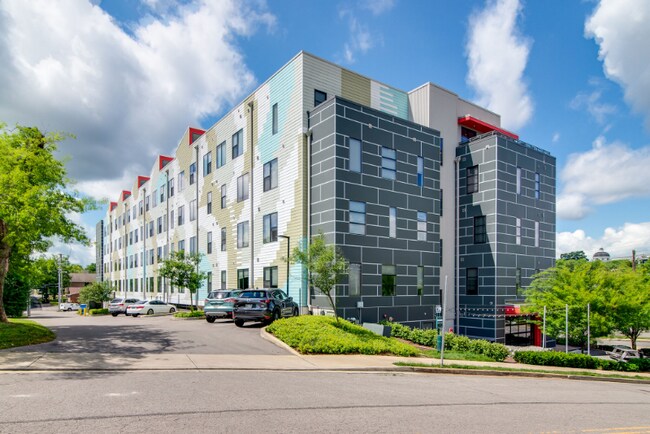 Foto del edificio - 1900 12th Ave S