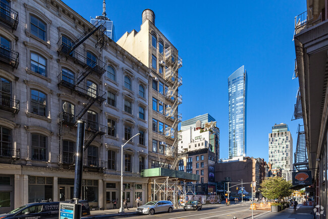 Building Photo - 57 Warren St