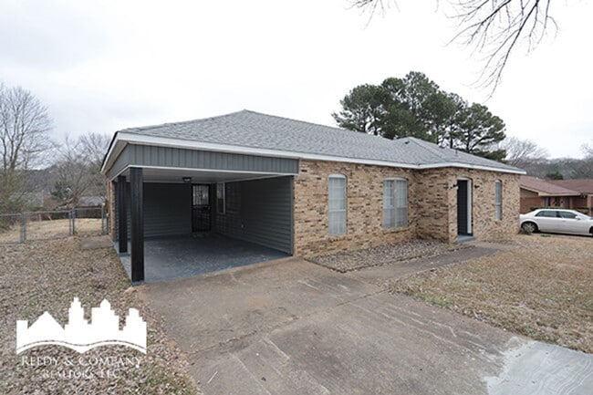 Building Photo - 3782 Wychemere Dr