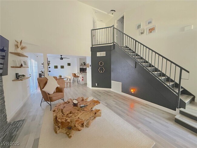 Foto del edificio - 7632 Almeria St