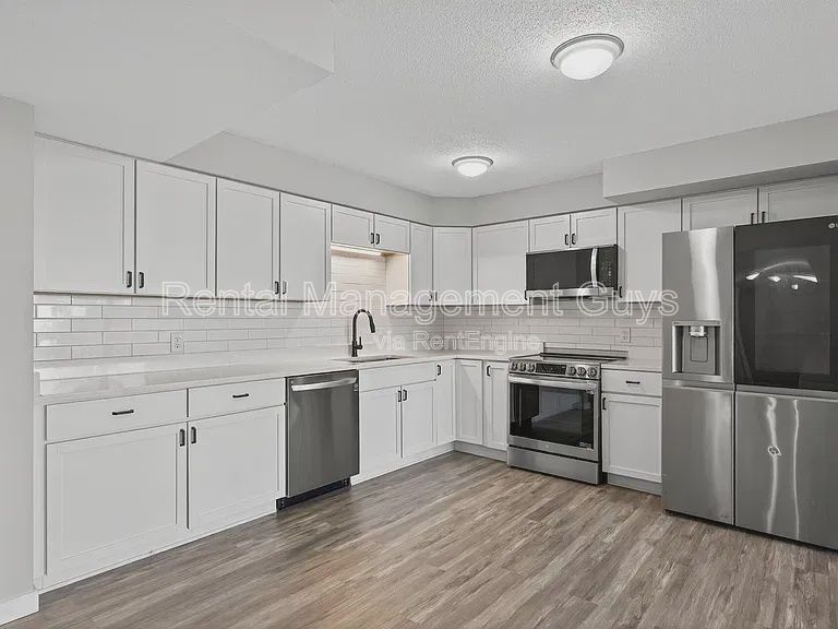 Foto principal - 7220 York Ave S