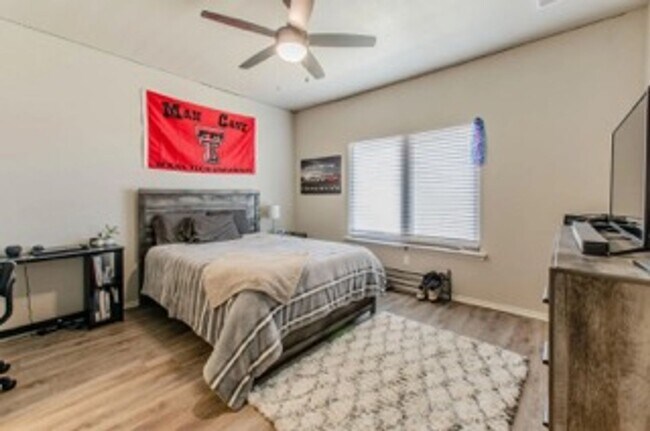 Building Photo - 4 Bedroom 2 Bath Unit, Frenship ISD!