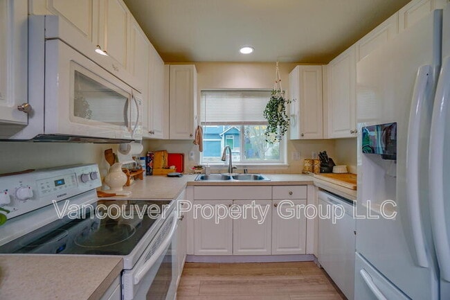 Foto del edificio - 6001 NE 33rd Cir