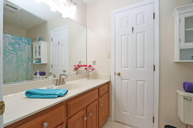 Building Photo - 109 Windforest Lane Yorktown VA 23692