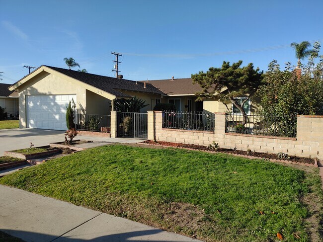 Building Photo - 11311 Bluebell Ave