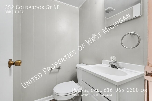 Building Photo - 352 Coldbrook St NE