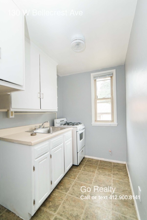 Building Photo - 130 W Bellecrest Ave