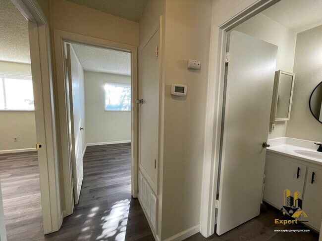 Building Photo - 4802 Mary Kate Dr