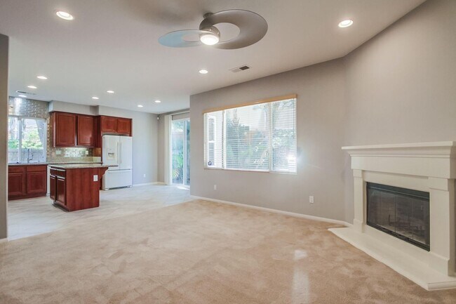 Building Photo - Beautiful 5 bedroom home in highly desired Carlsbad neighborhood