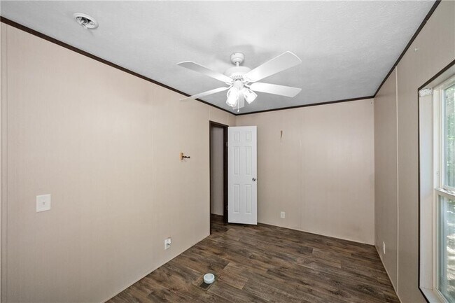 Foto del edificio - 6550 Oak Grove Rd