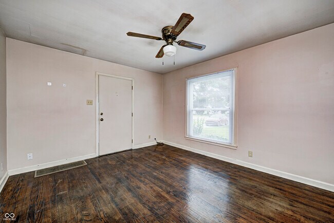 Foto del edificio - 5376 W 10th St