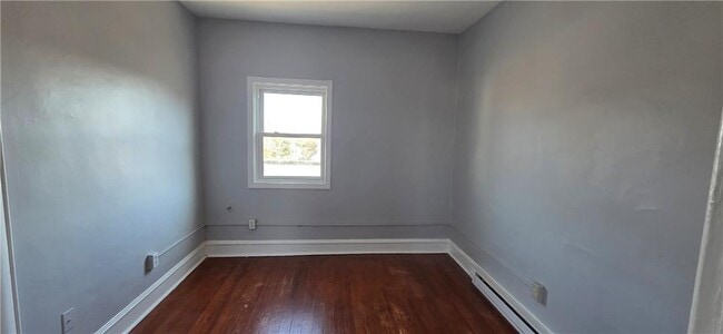 Building Photo - 62 Main Rd