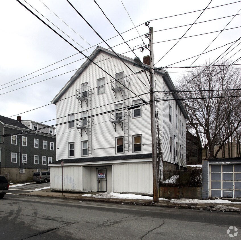 Foto del edificio - 913 Rodman St